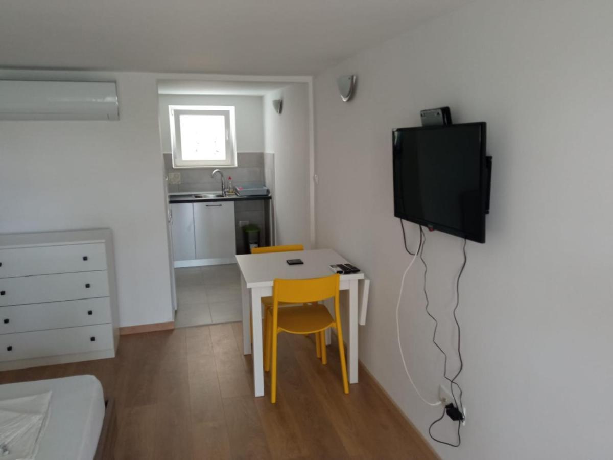 Apartmani Jure Peric Duce Exterior photo