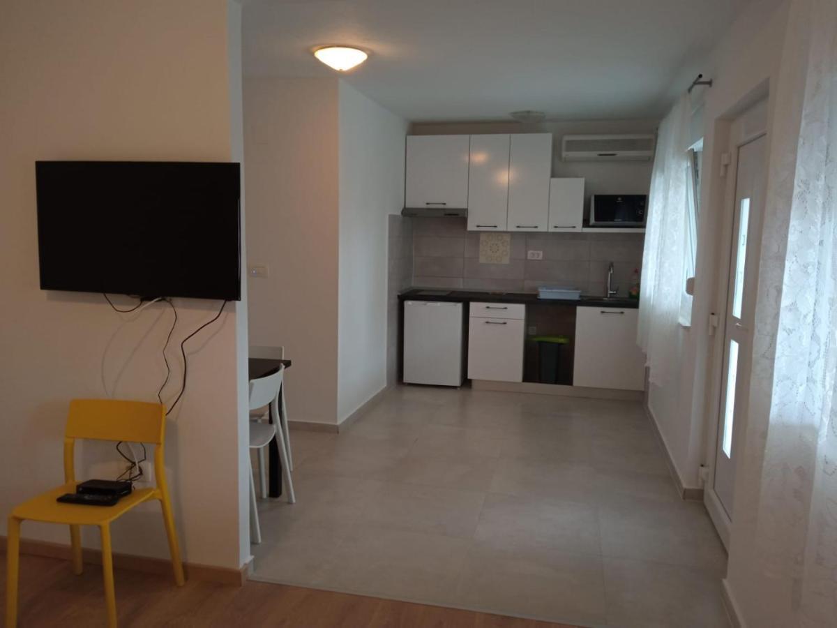 Apartmani Jure Peric Duce Exterior photo